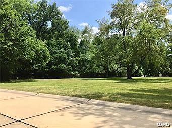 2nd image of 940 Woodway Cir