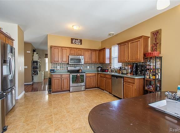 5th image of 57386 River Oaks Dr