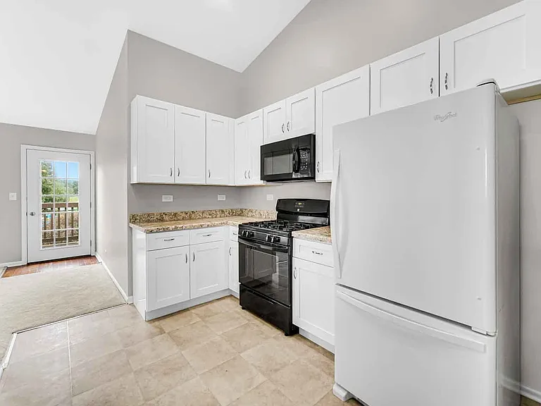 Genesee Dr — Photo 9