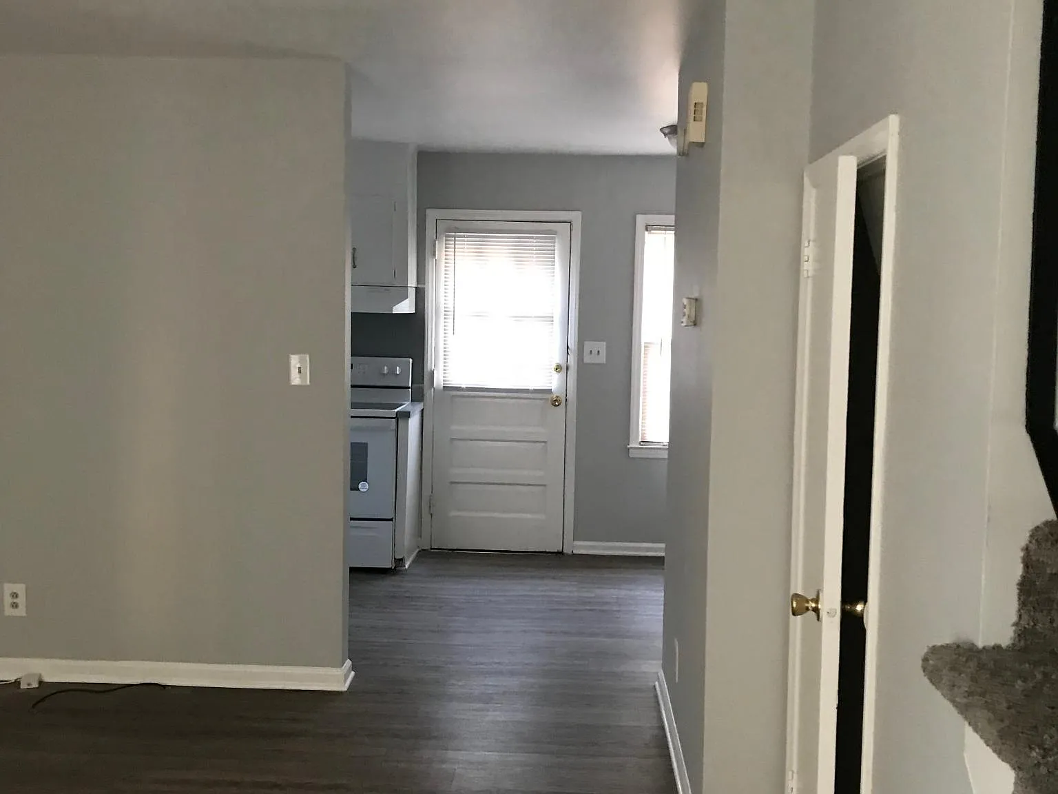 1827 Lookout Ln — Photo 4