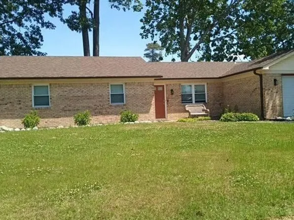 5440 Macqueen Dr, Virginia Beach, VA 23464