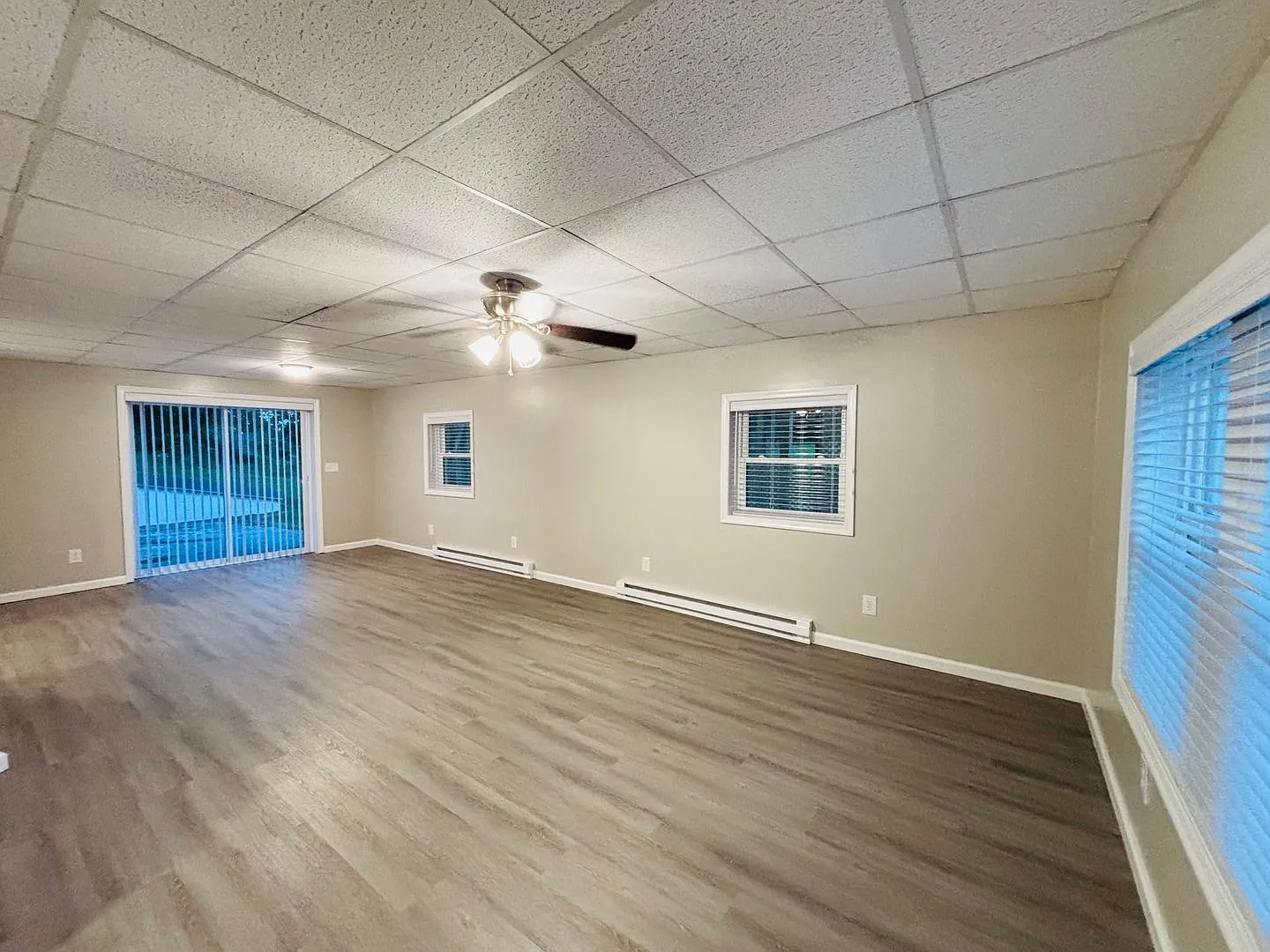 1095PH - 276 Jennelle Rd., - M — Photo 3