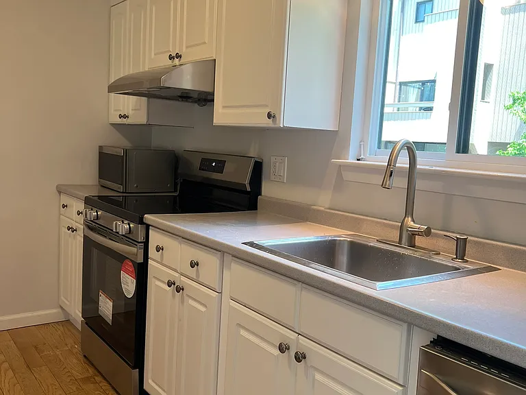 100 Hope St #5 — Photo 20