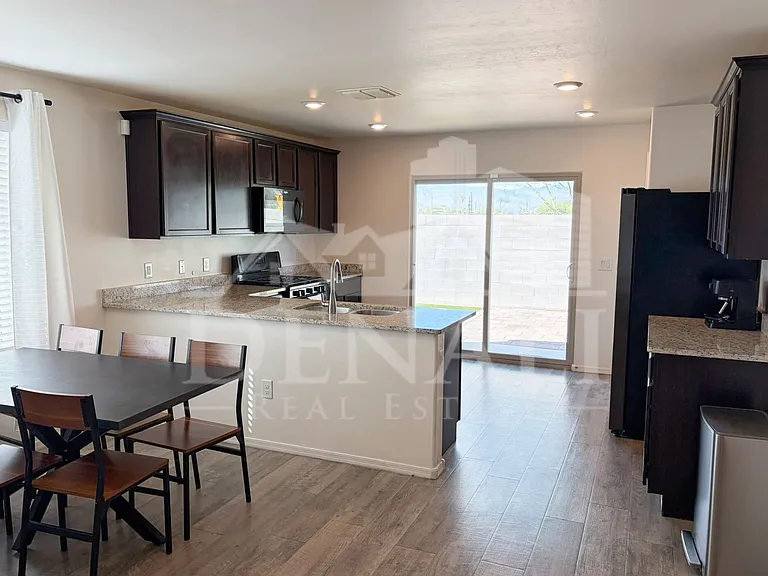 4101 E Braddock Dr — Photo 3