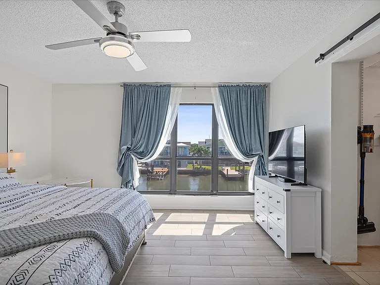 1 Windrush Blvd #98 — Photo 34