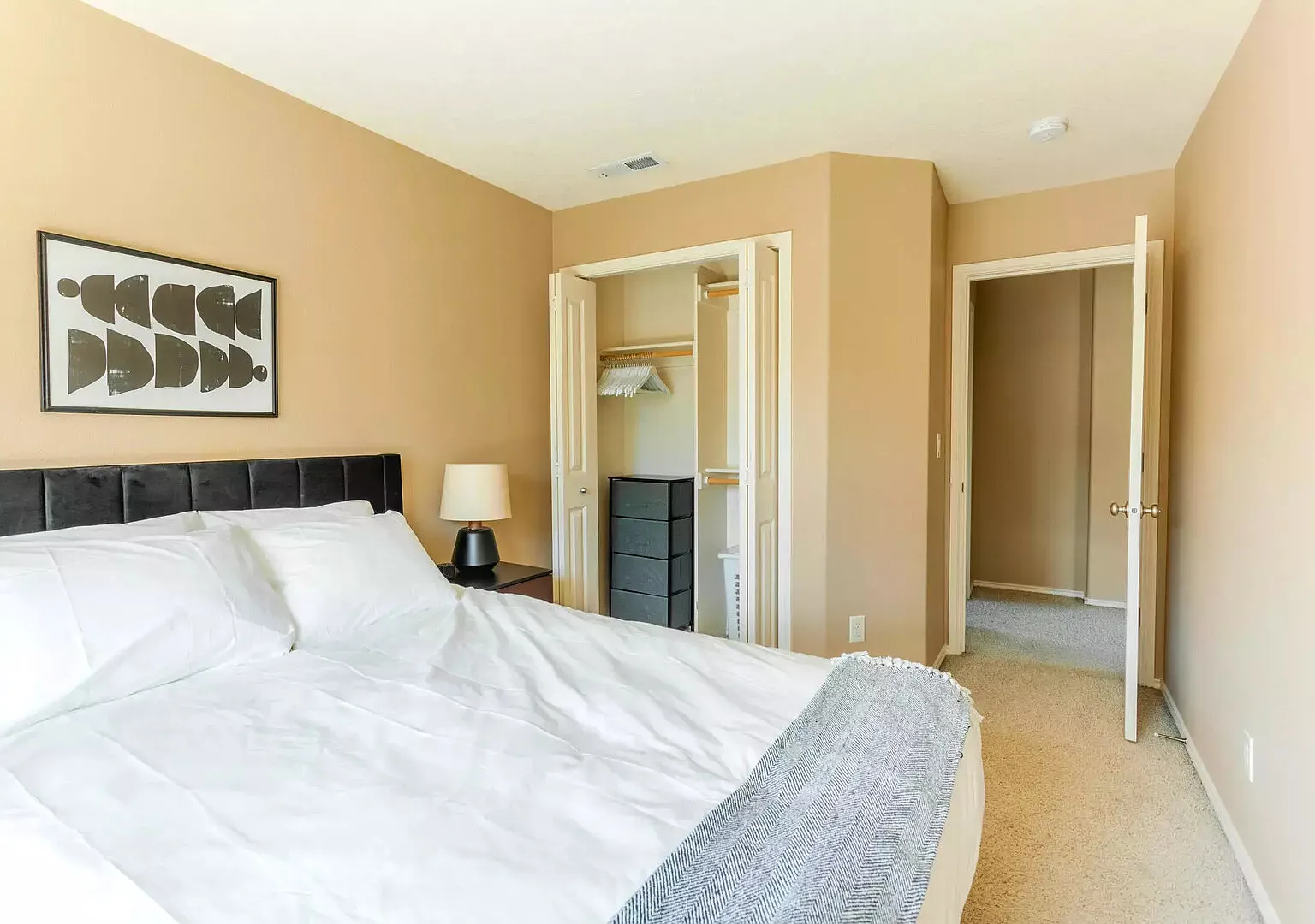 Fully Furnished Beautiful Single Family Home for Rent — Photo 4
