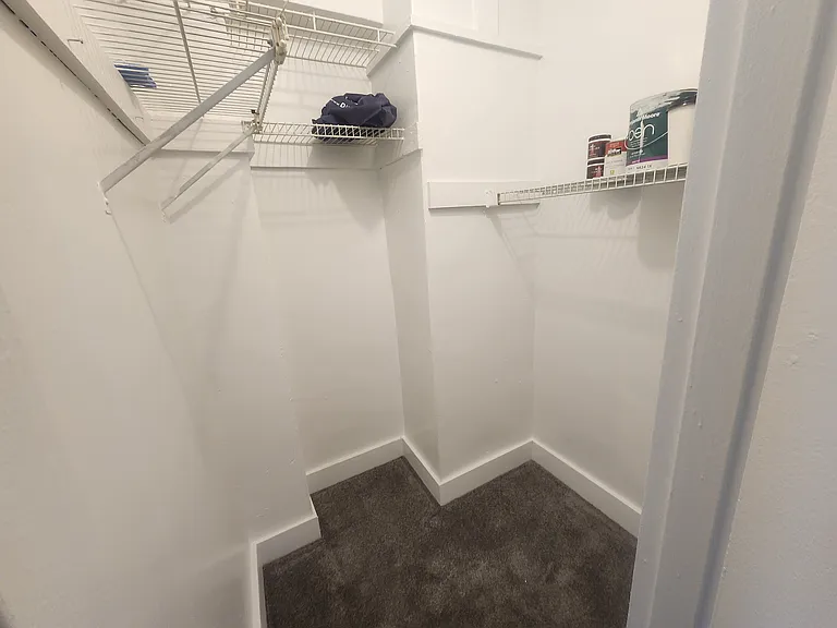 5022 40th St #5E — Photo 3
