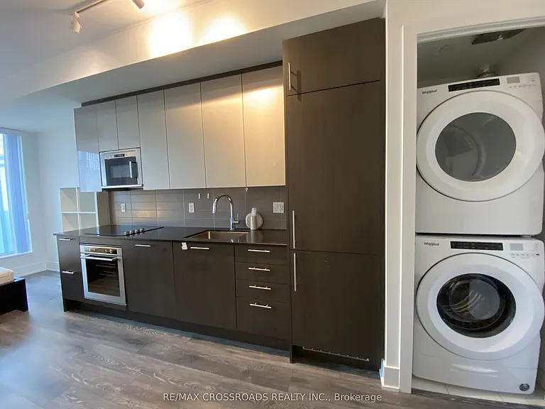 403 Church St #1906 — Photo 4