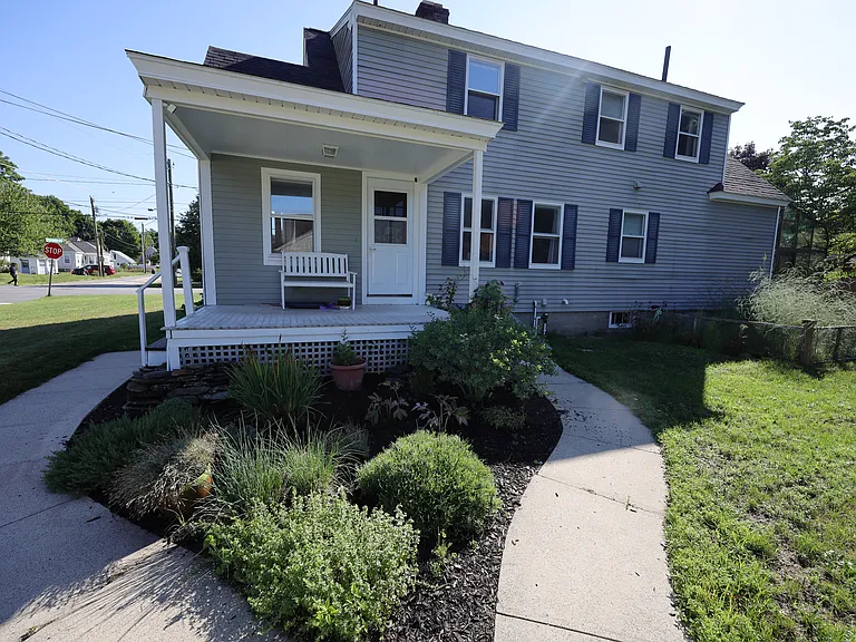 24 Pine Hill Ave #2 — Photo 6