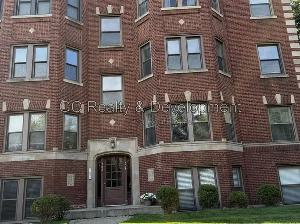 702 Reba Pl APT 201, Evanston, IL 60202