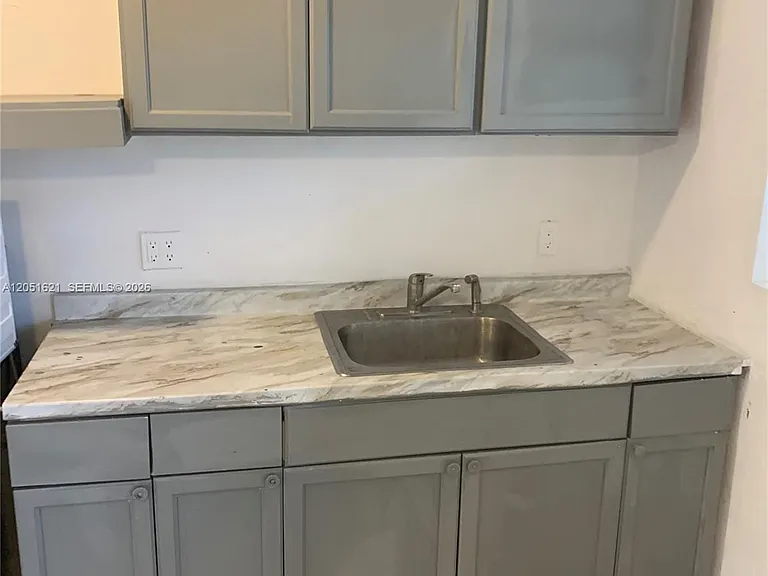 308 NW 9th St — Photo 18