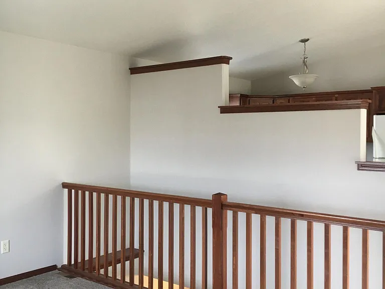 524 S Whitewood Ave — Photo 6