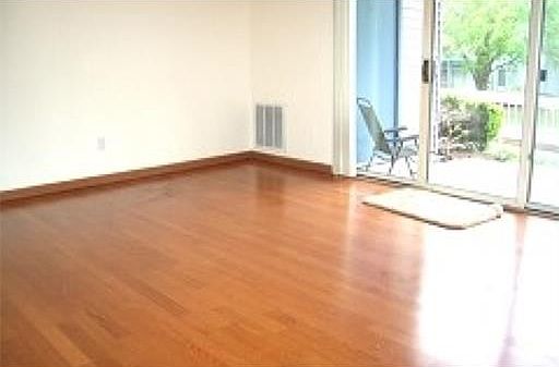 5th image of 105 Henley Dr #105