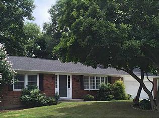 92 Carriage Dr, Lincoln, RI 02865