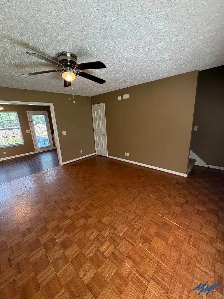 3 bed, 2.5 bath, 1620 sqft, $1,950 — Photo 3