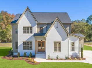 212 Meadow Walk Dr, Fuquay Varina, NC 27526