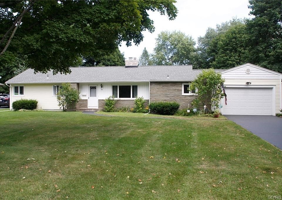 1st image of 42 Woodline Dr