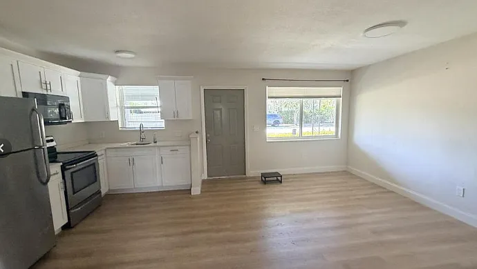 800 Moffett St #3 — Photo 3