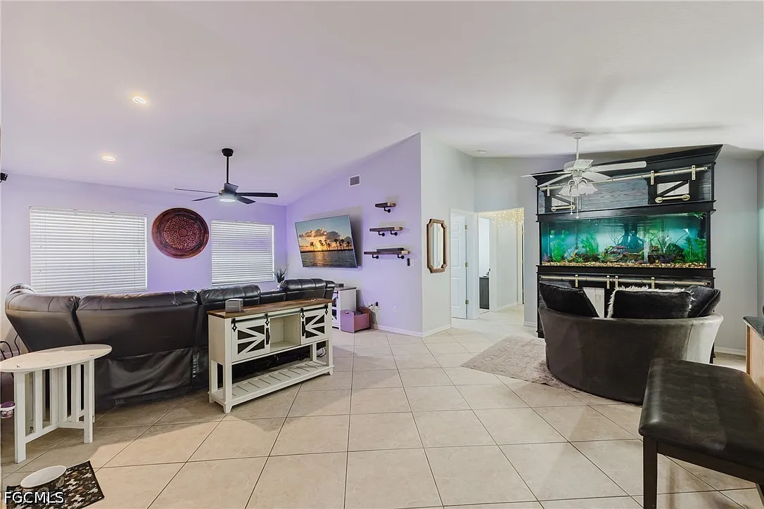 3 bed, 2.0 bath, 2099 sqft, $2,795 — Photo 4