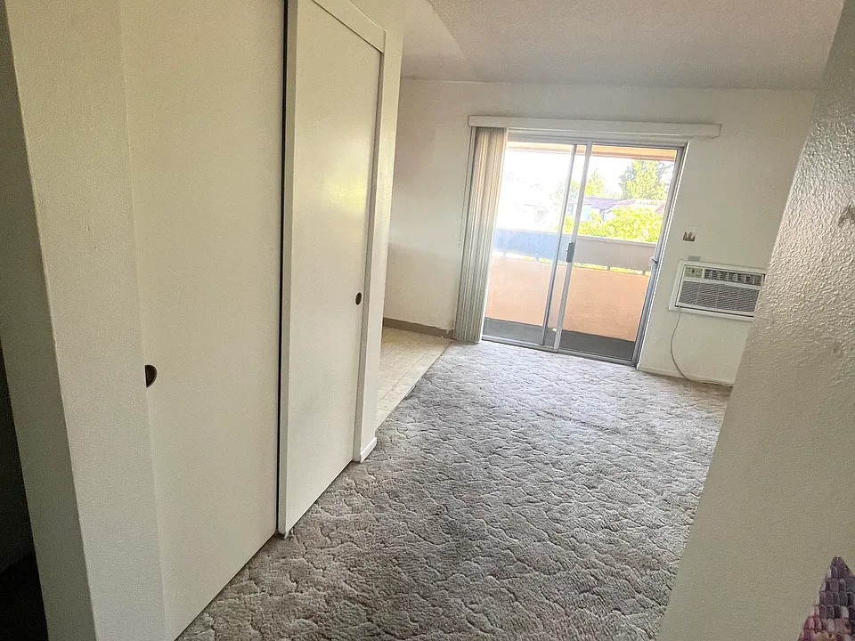 1580 Yosemite Ave #302