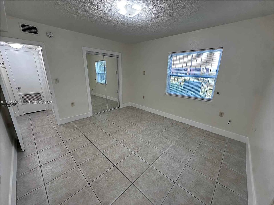 1st image of 16150 NE 19th Ct #4