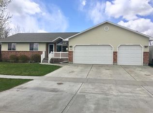 3050 S Carolyn Ln, Ammon, ID 83406