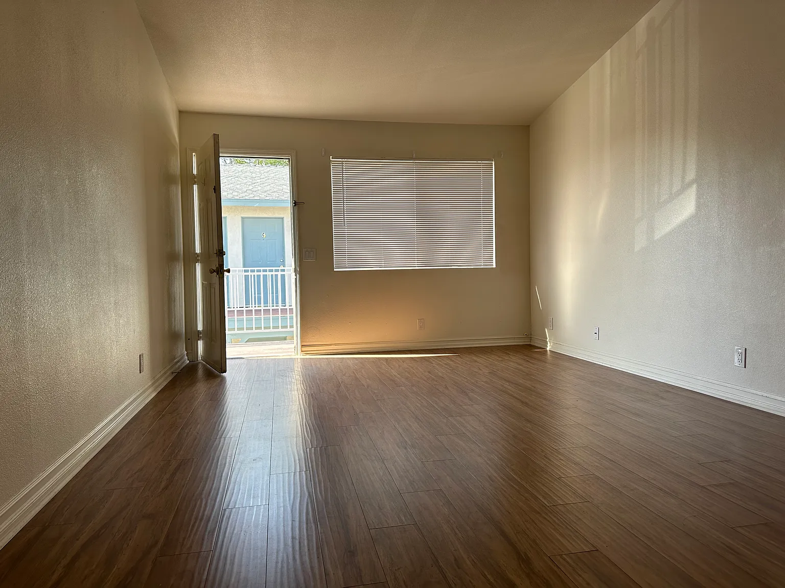 2 bed, 700 sqft, $1,650 — Photo 1