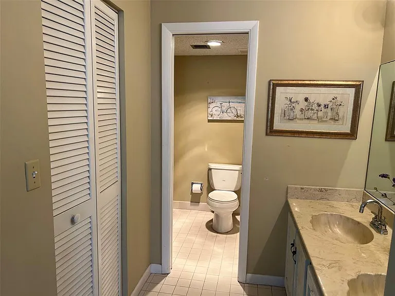 445 SE 21st Ave #201 — Photo 20