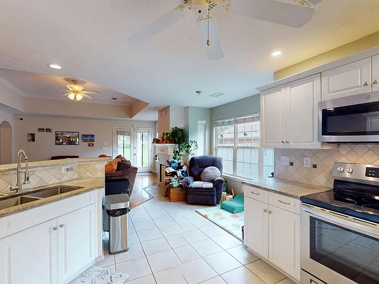 629 Linden Ln — Photo 8