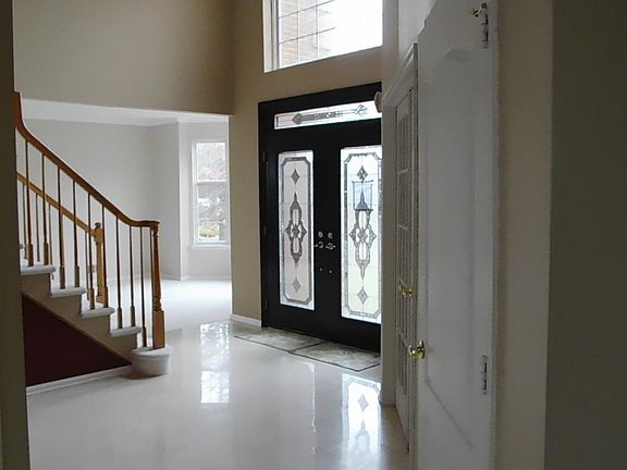 2nd image of 12 Iris Cir