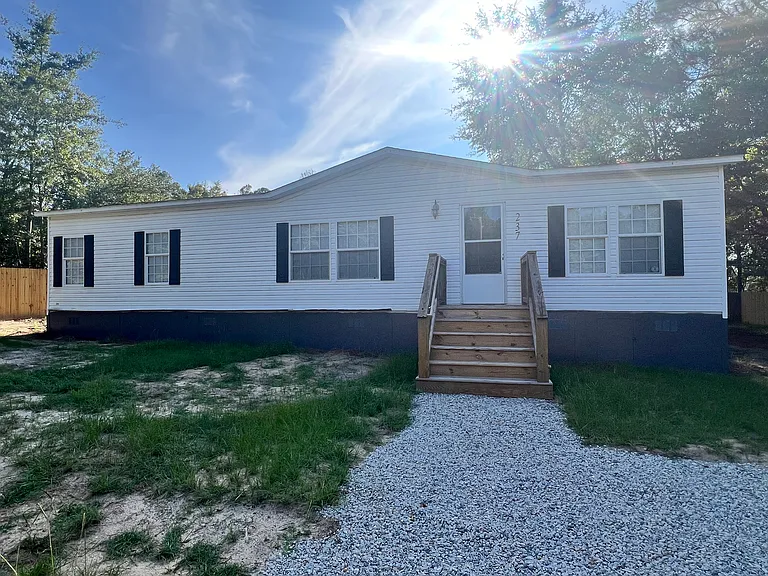 237 Hudson Rd — Photo 1