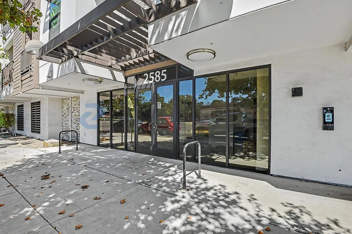2 bed, 1010 sqft, $3,800 — Photo 4