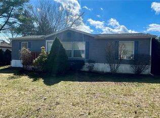 63 Reservoir Rd, Coventry, RI 02816