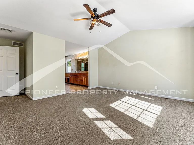 2295 Vineyard Pl — Photo 16
