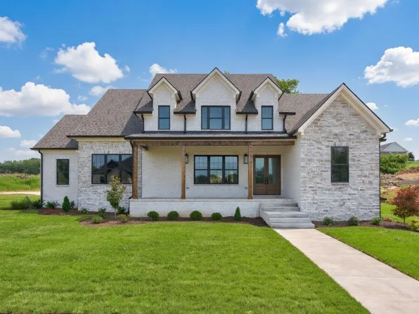 708 Winged Foot Dr, Richmond, KY 40475