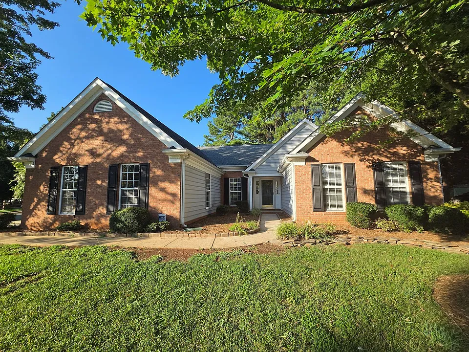 112 Spring Grove Dr