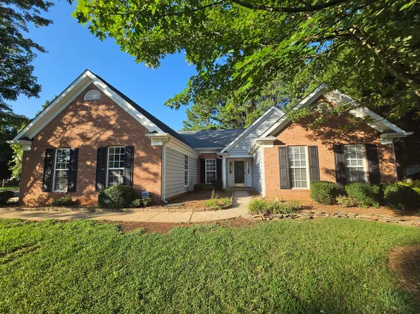 112 Spring Grove Dr, Mooresville, NC 28117
