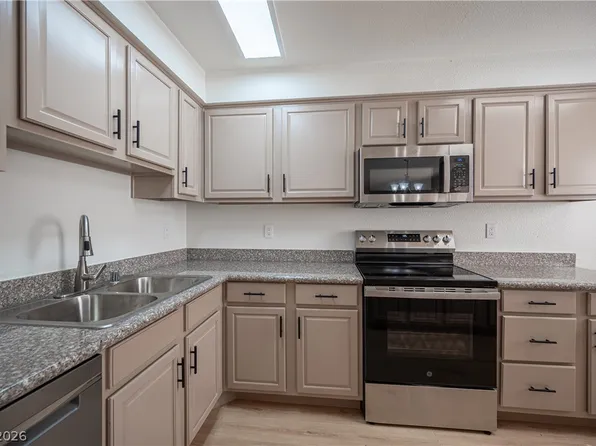 4381 Alexis Dr Unit 332, Las Vegas, NV 89103