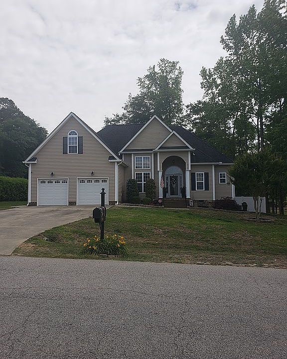 1st image of 108 Grand Stand Ln