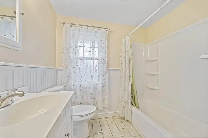 3 bed, 1216 sqft, $2,800 — Photo 3