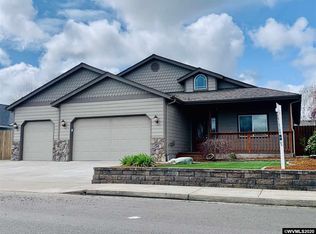 1064 Applegate Pl, Harrisburg, OR 97446