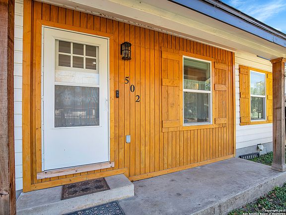 3rd image of 502 W MAYFIELD BLVD