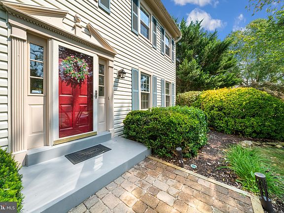 3rd image of 13629 Hartsbourne Dr