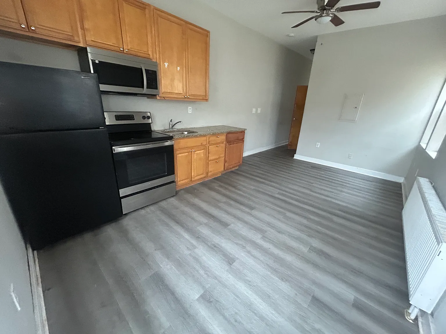1 bed, $1,090 — Photo 3