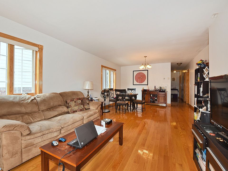 2nd image of 211-6 69th Ave #1