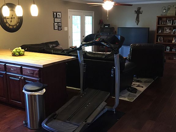 4th image of 138 Cottonwood Ln