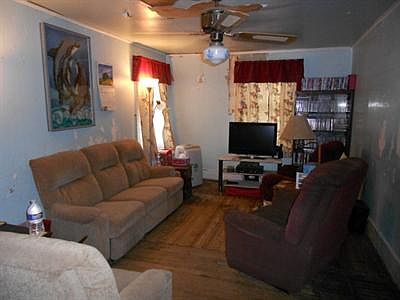2nd image of 610 Tuttle Ave
