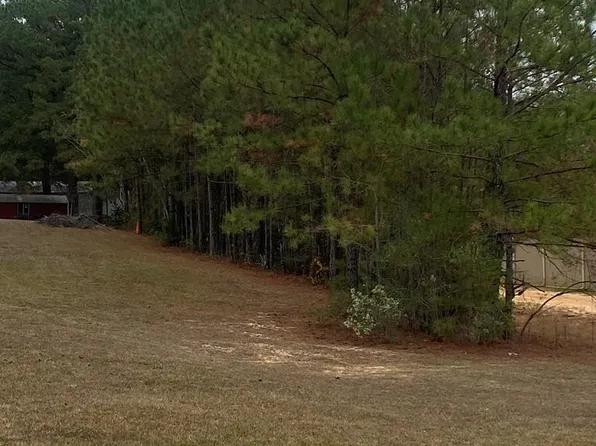 5 Westerly Dr, Laurel, MS 39443