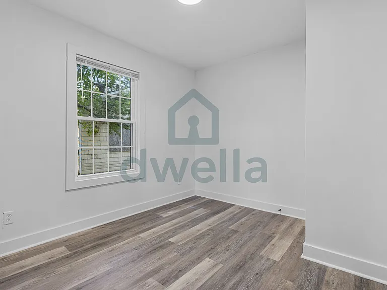 237 Woodlawn Ave — Photo 13