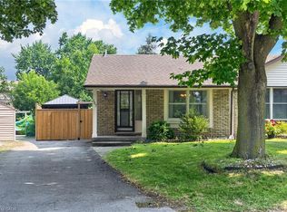 127 Wendover Dr, Hamilton, ON L9C 5X6